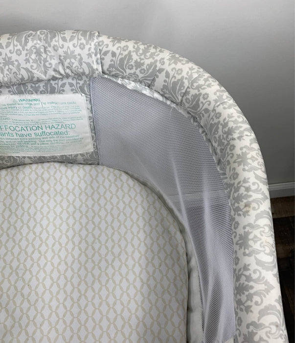 used Halo BassiNest Swivel Sleeper, Premiere Series