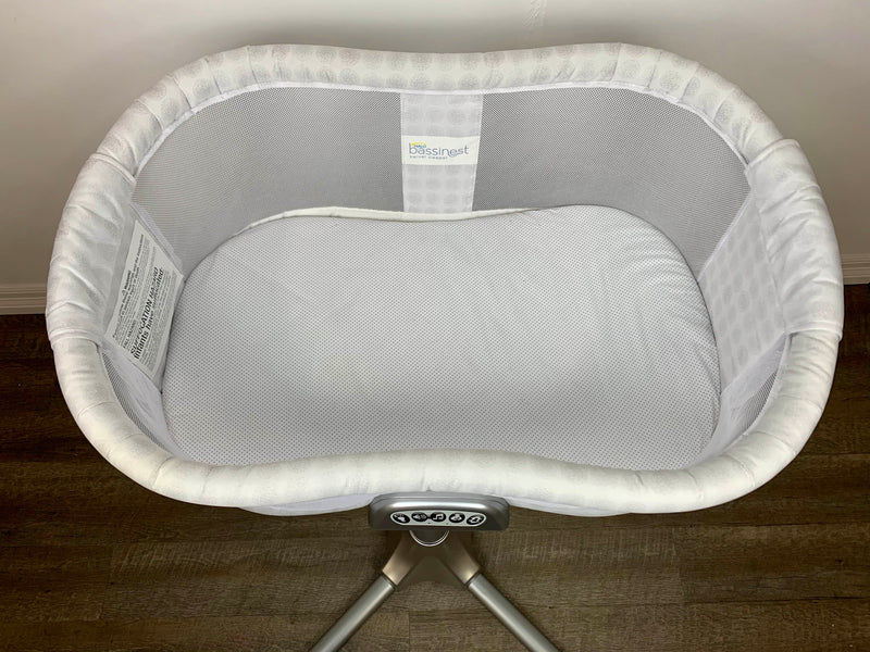 Halo Bassinest Swivel Sleeper Premiere Series