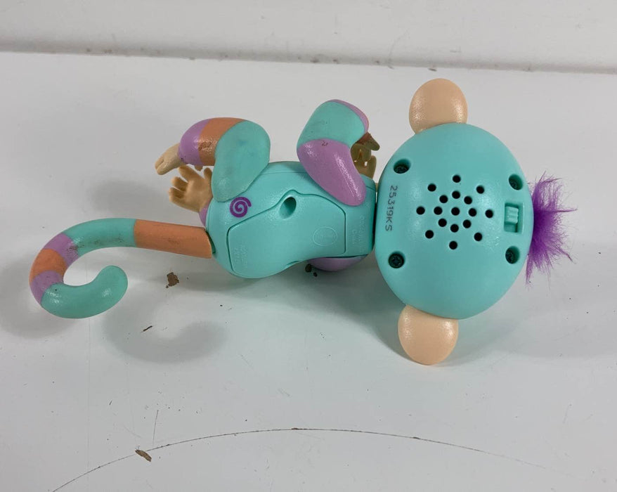 secondhand WowWee Fingerlings Toy