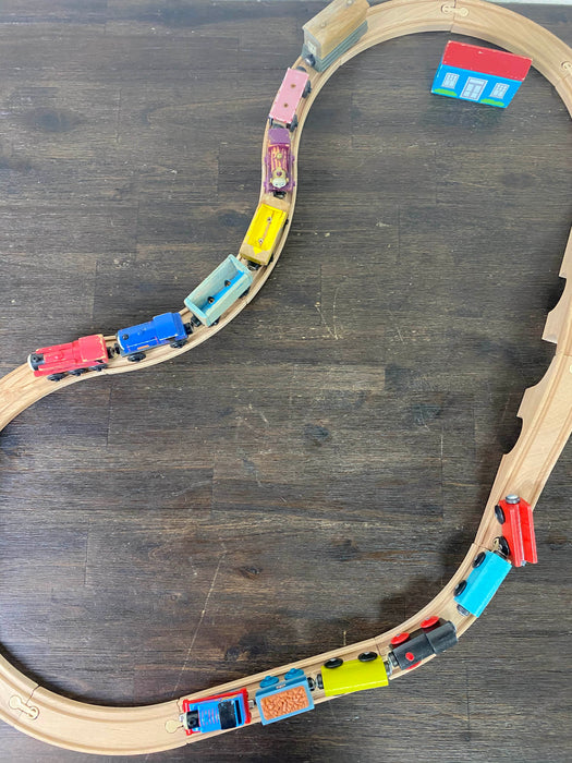 secondhand Thomas & Friends Wooden Train Tracks And Accessories