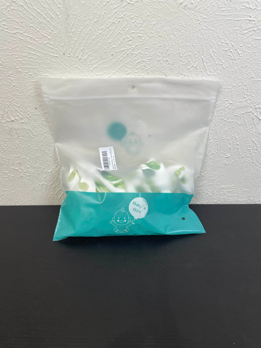 Shop Breastfeeding/Car Seat/High Chair Cover at GoodBuy Gear