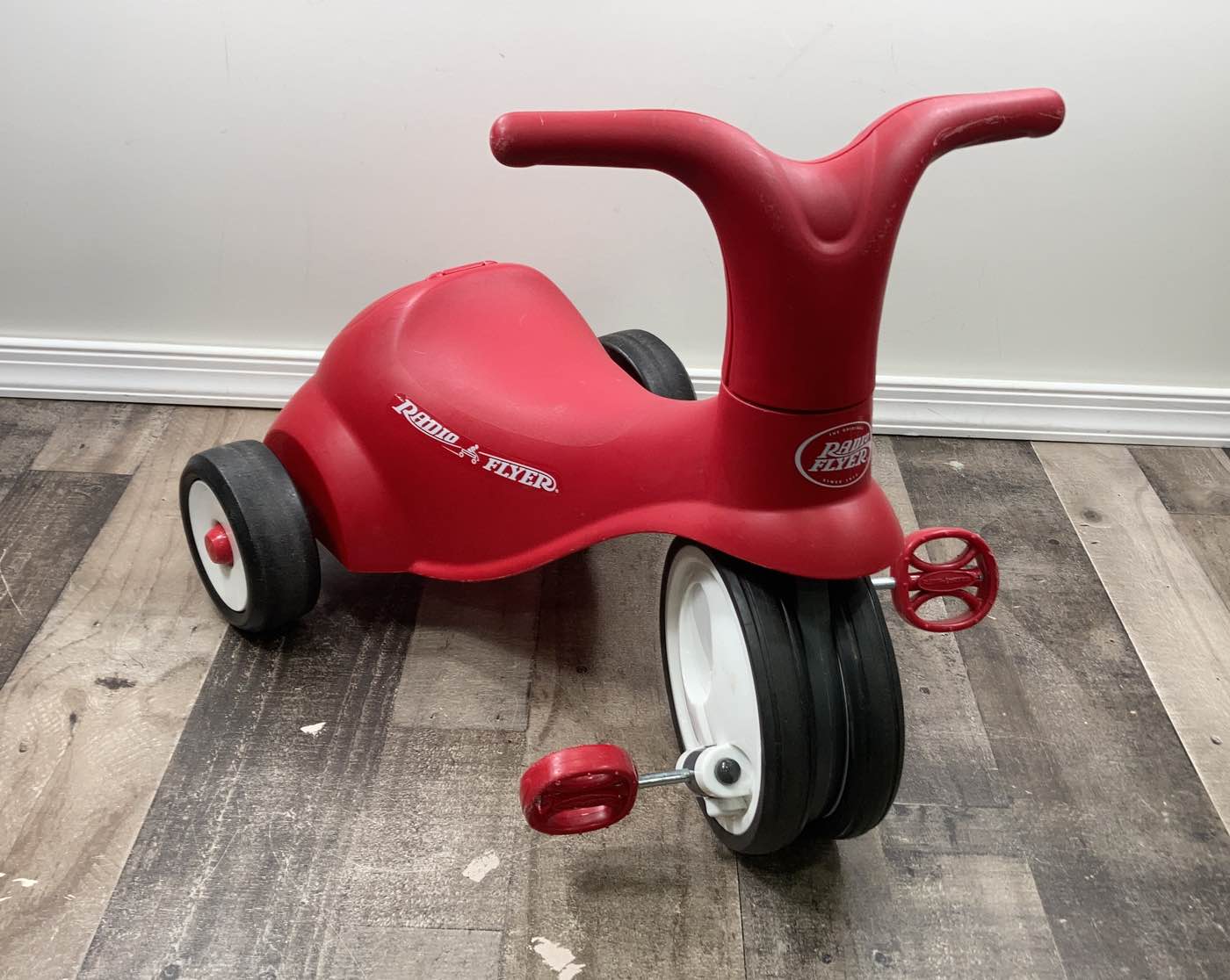 Radio flyer kid's scoot 2 pedal clearance scooter