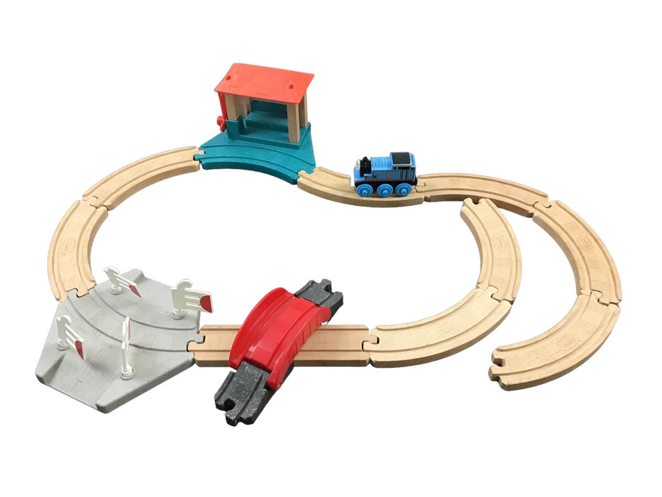 secondhand Thomas & Friends Wooden Railway Figure 8 Set