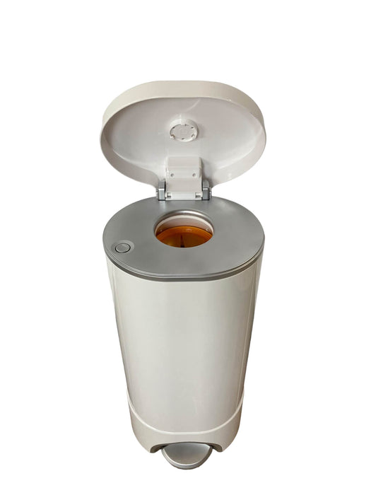 Shop Munchkin Arm & Hammer Diaper Pail at GoodBuy Gear