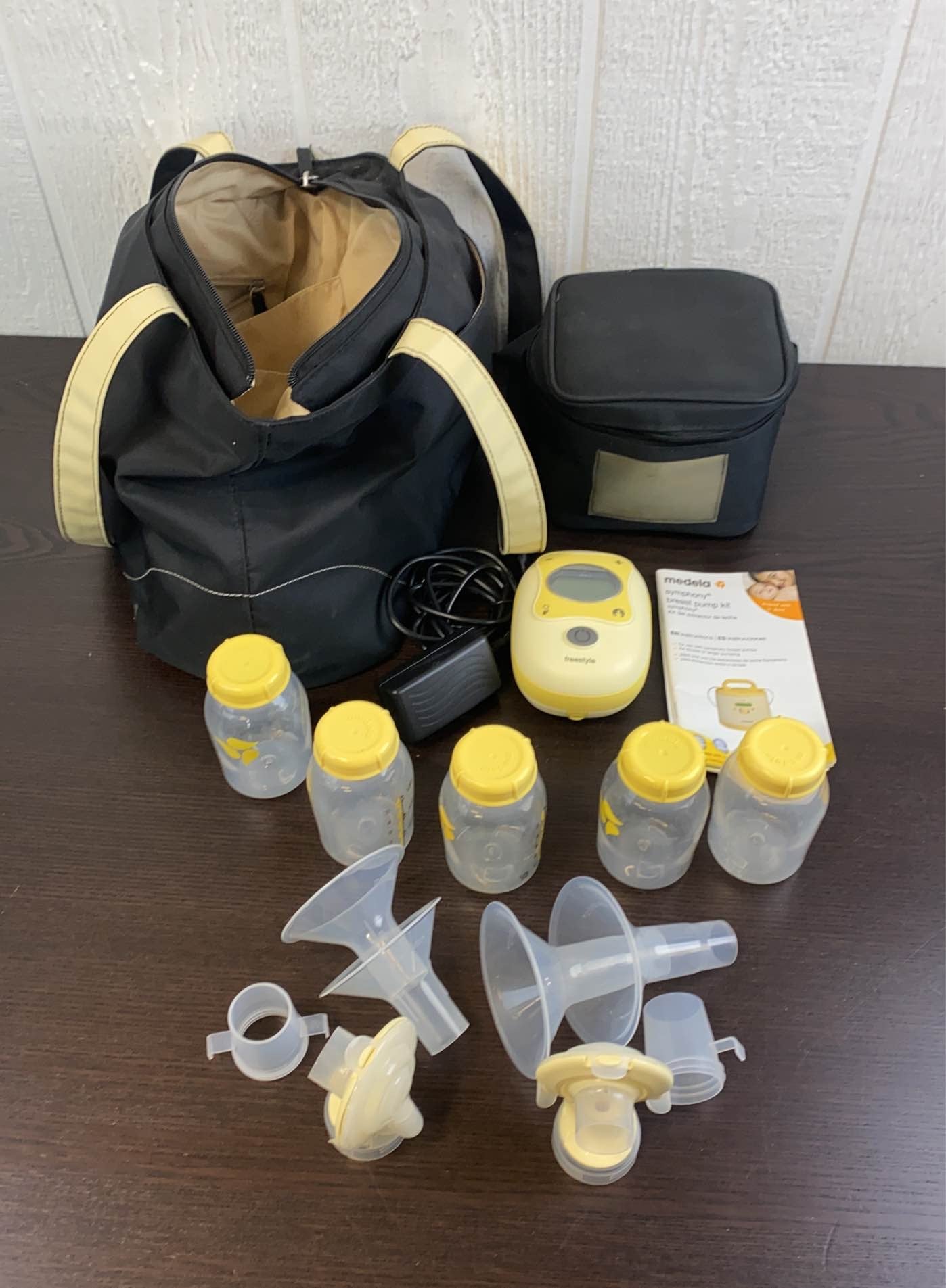 Medela Freestyle Breast Pump With Tote