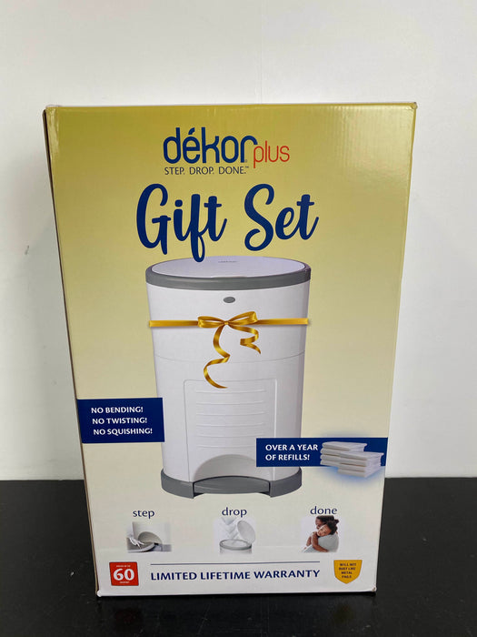 used Diaper Dekor Plus Diaper Pail Value Gift Set