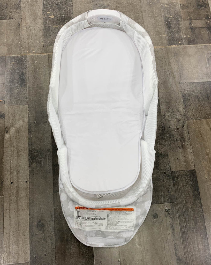Baby Delight Snuggle Nest Harmony, Silver Clouds