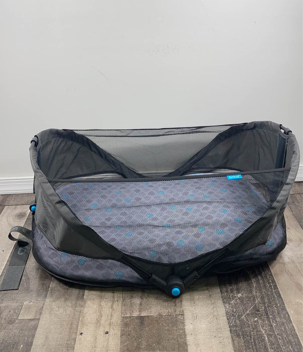 used Munchkin Brica Fold ‘n Go Travel Bassinet