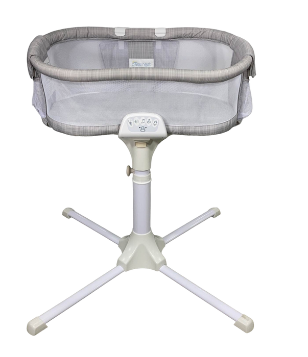 used Halo BassiNest Swivel Sleeper Luxe Plus Series