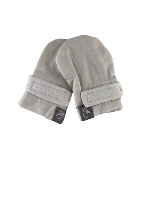 Shop Goumikids Mitts, Cloud at GoodBuy Gear