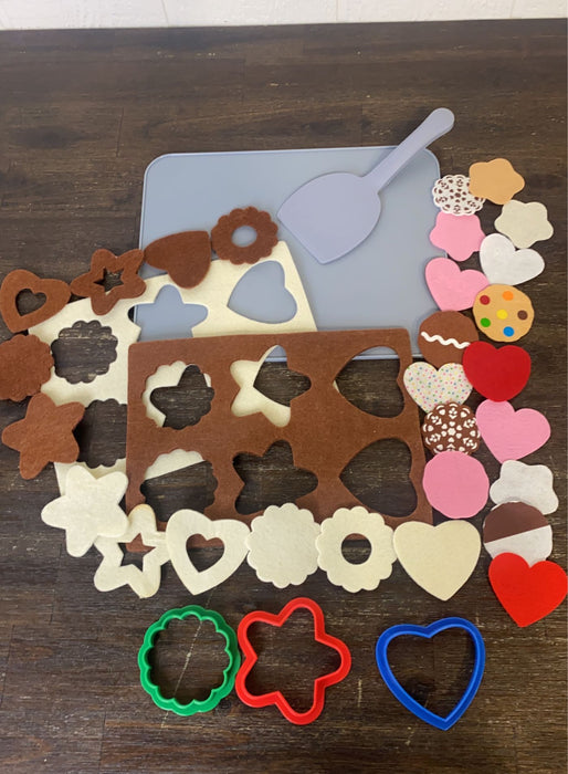 used Melissa & Doug Slice and Bake Felt Cookie Play Food Set