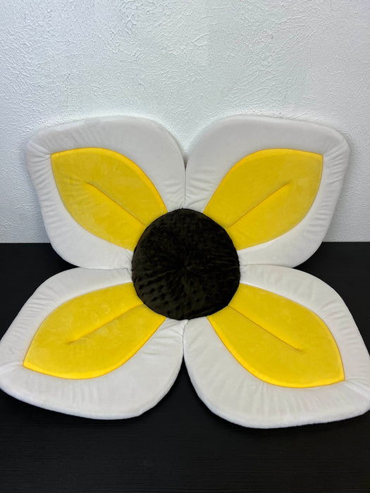 Shop Blooming Bath Baby Bath, Canary Yellow at GoodBuy Gear