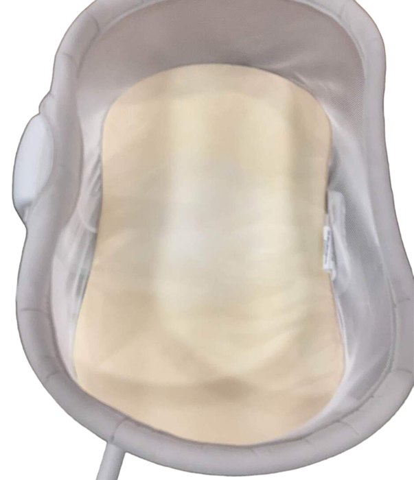 Shop Halo Bassinest Swivel Sleeper 3.0, Grey at GoodBuy Gear