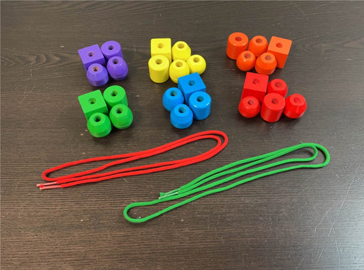 secondhand Melissa & Doug Primary Lacing Beads