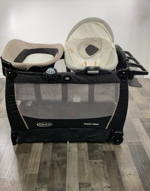 Graco pack and play yard with snuggle top suite