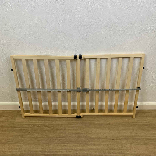 secondhand Regalo Wooden Expandable Safety Gate