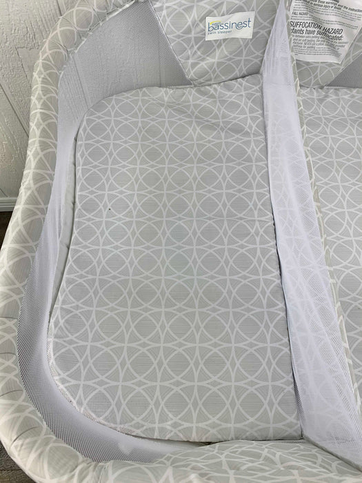 Shop Halo Bassinest Twin Sleeper at GoodBuy Gear