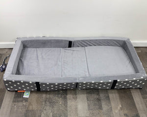 Milliard portable outlet bed