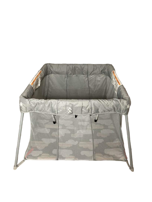 Skip hop play to night hot sale expanding playard travel crib