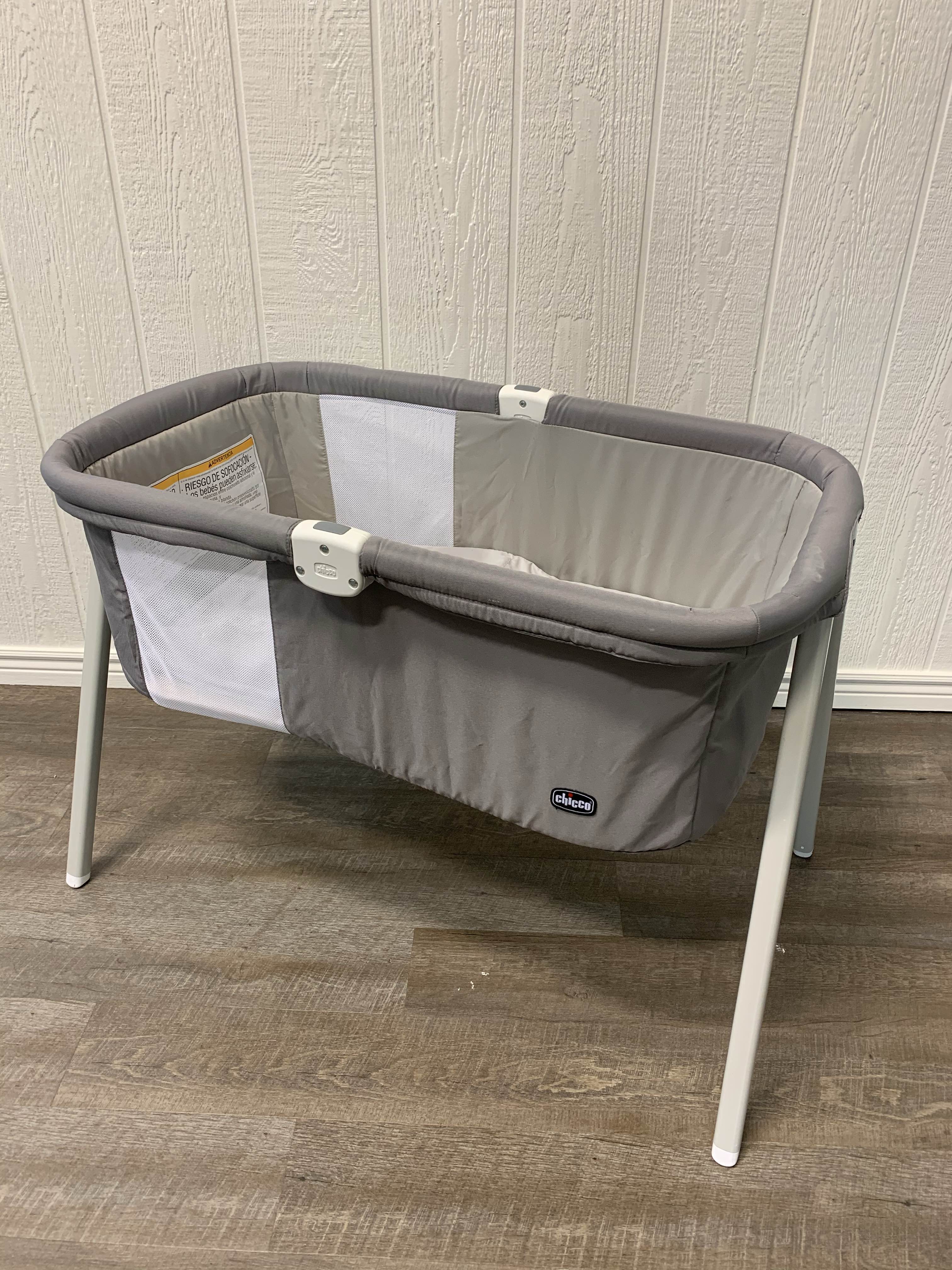 Chicco bassinet cheap grey