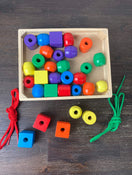 used Melissa & Doug Primary Lacing Beads