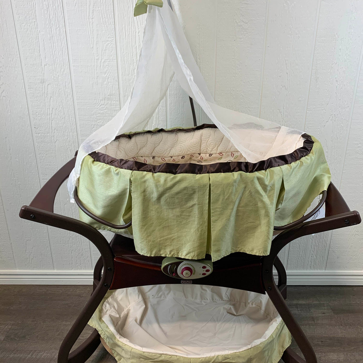 Fisher Price Zen Gliding Bassinet - Main Image