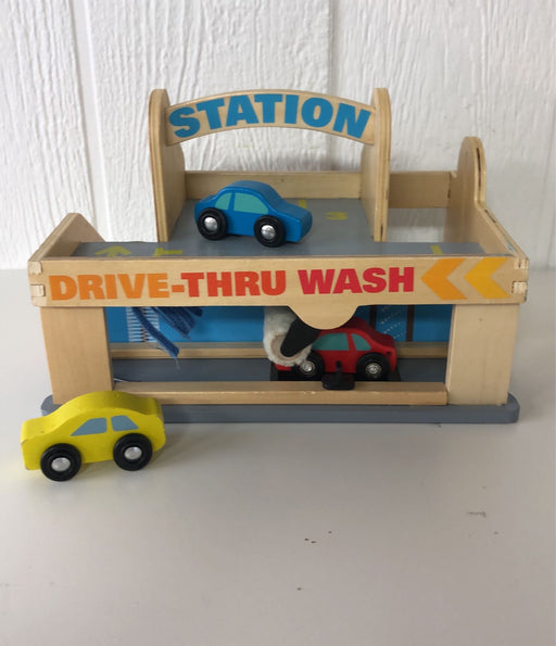 used Melissa & Doug Service Station Parking Garage