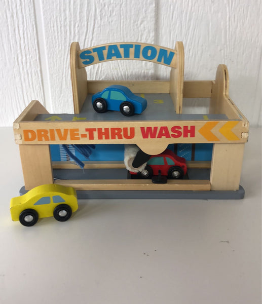 melissa and doug service station