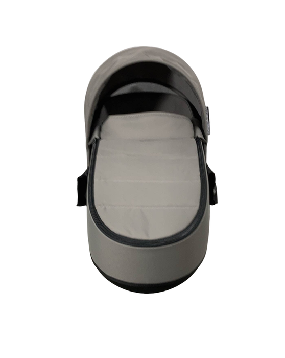 used Babyzen YOYO Bassinet, Grey