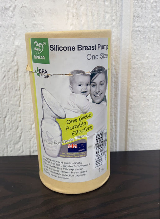 Shop Haakaa Manual Breast Pump at GoodBuy Gear