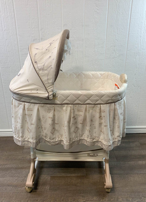 secondhand Delta Children Sweet Beginnings Bassinet