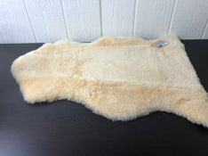 used Auskin Shorn Infant Care Lambskin Rug for Baby