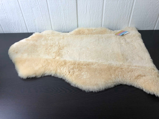 used Auskin Shorn Infant Care Lambskin Rug for Baby