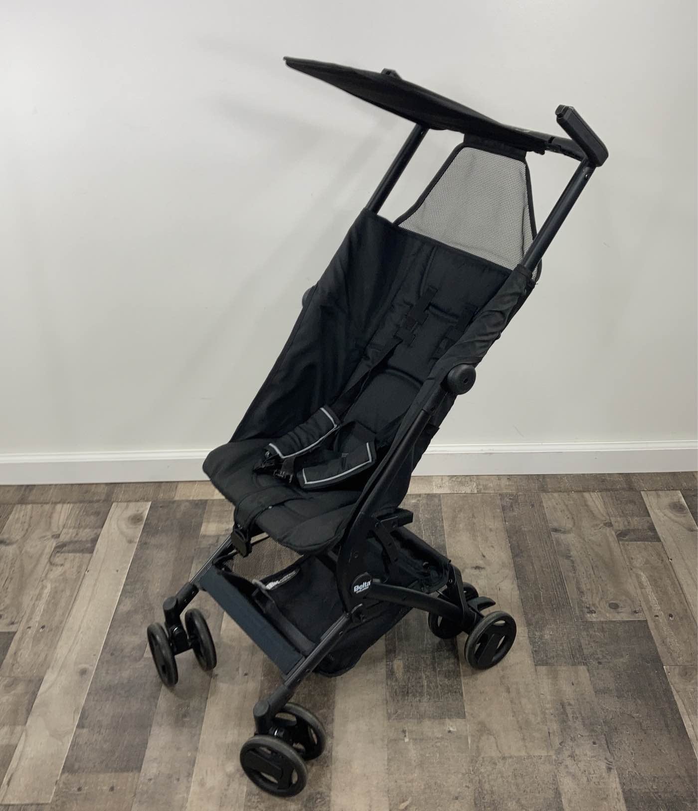 Clutch travel outlet stroller