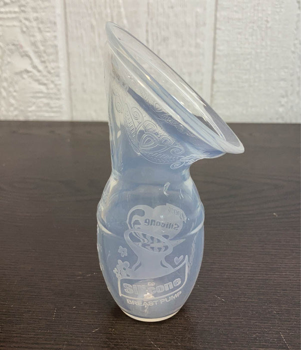 Shop Haakaa Manual Breast Pump at GoodBuy Gear