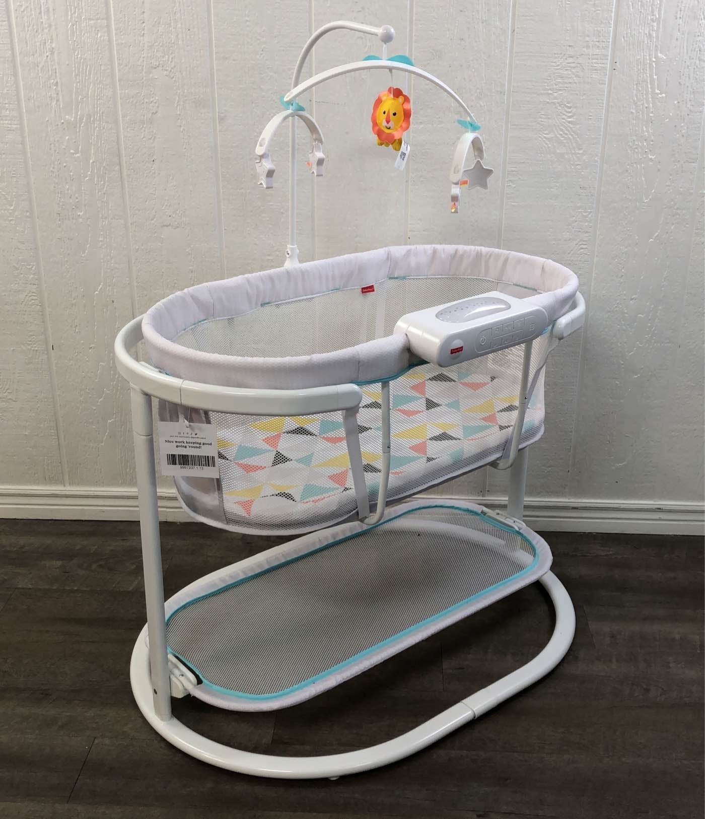 Fisher price soothing clearance motions bassinet in windmill