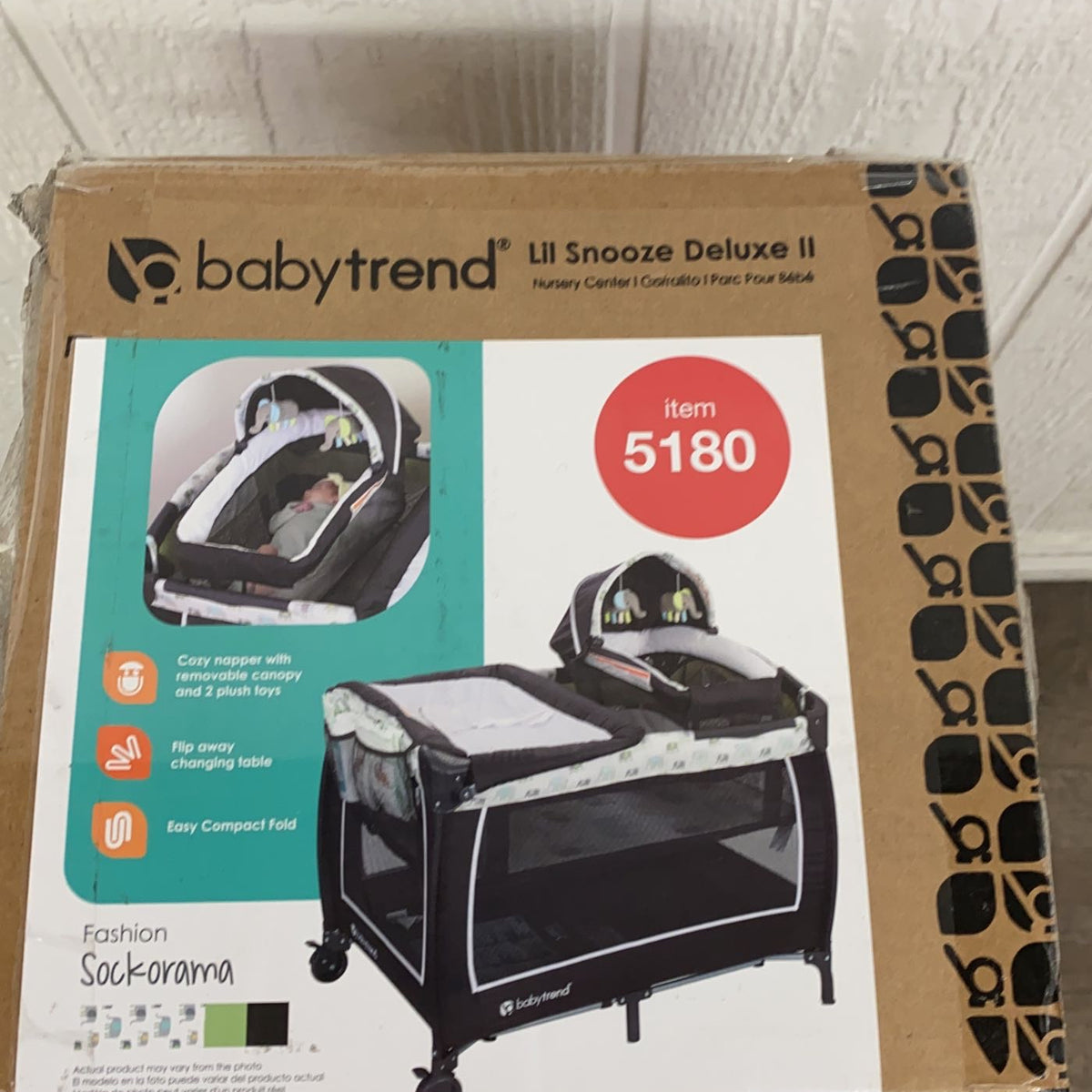 Baby Trend Lil Snooze Deluxe II Nursery Center, Sockorama
