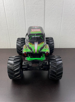 Monster Jam, Official Grave Digger Remote Control Truck 1:15 Scale, 2.4GHz