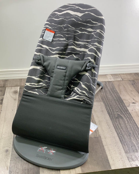 secondhand BabyBjorn Bouncer Bliss, light gray landscape