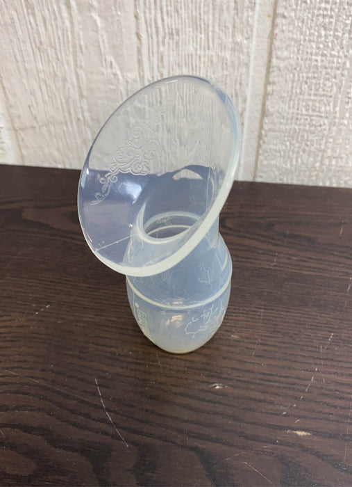 Shop Haakaa Manual Breast Pump at GoodBuy Gear