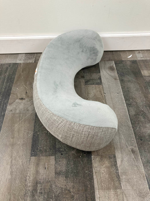 Shop Ergobaby Natural Curve Nursing Pillow at GoodBuy Gear