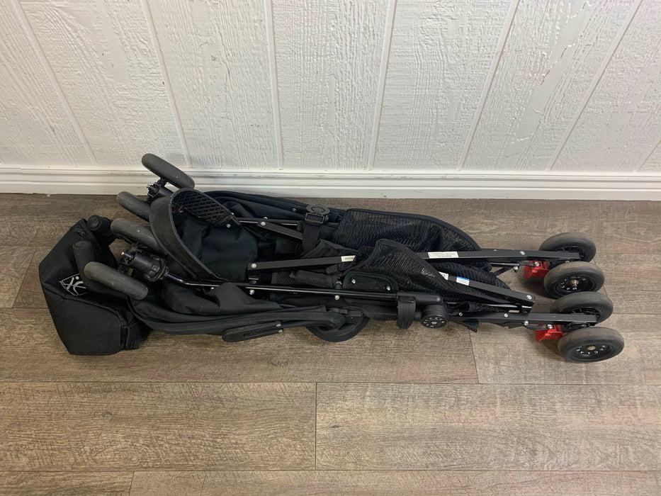 used MacLaren Volo Stroller