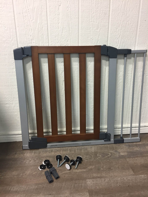 used Munchkin Auto Close Metal Baby Gate