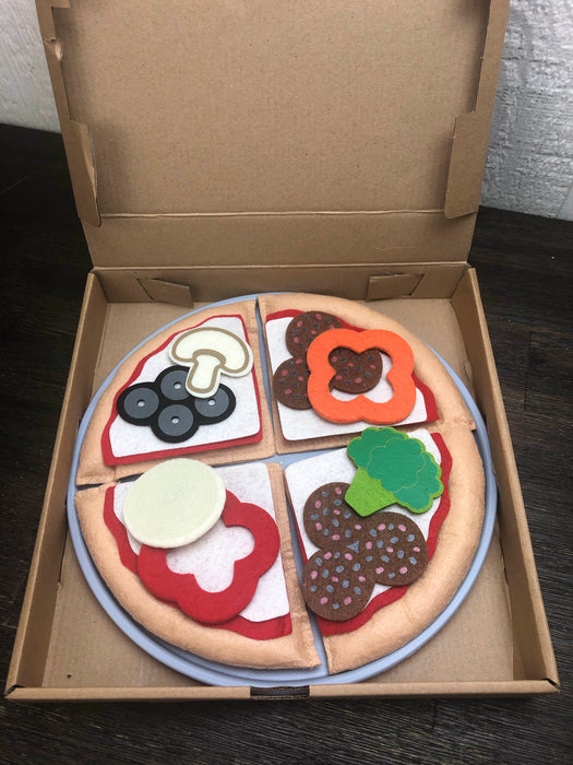 secondhand Melissa & Doug Pizza Set