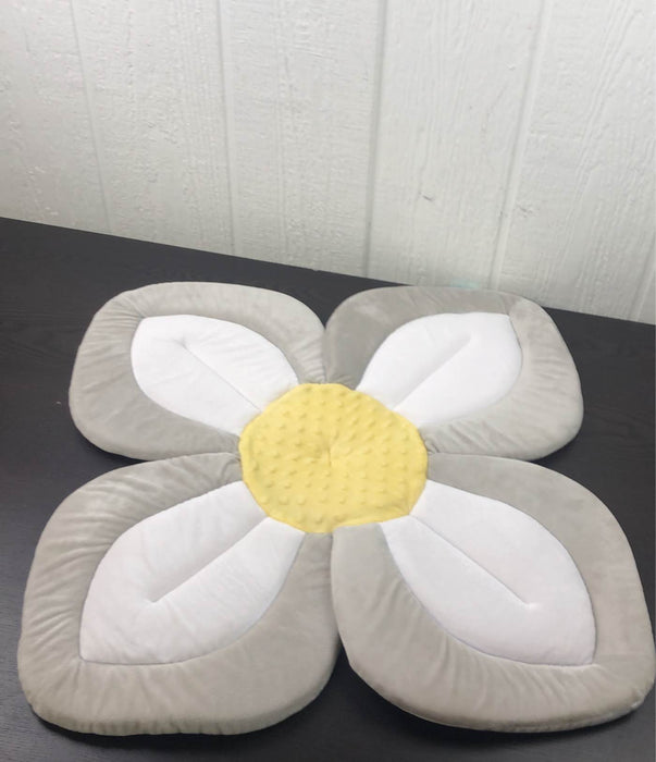 used Blooming Bath Baby Bath Lotus, Yellow/White/Grey