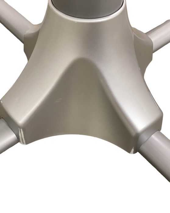 secondhand Halo BassiNest Swivel Sleeper, Premiere Series