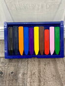 secondhand Melissa & Doug 10 Jumbo Triangular Crayons