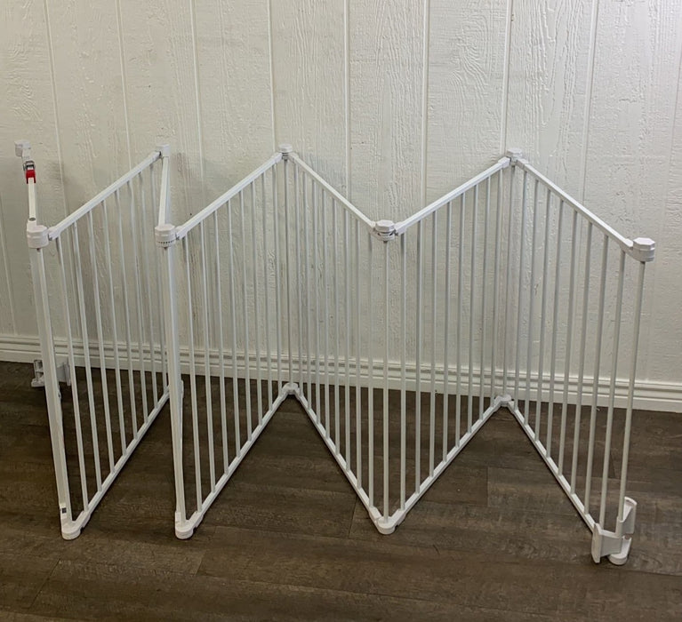 secondhand Regalo 4 In 1 Play Yard