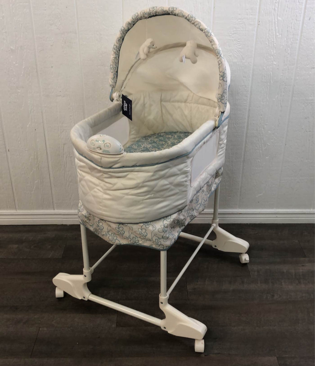 Safety 1st Nod-A-Way Bassinet