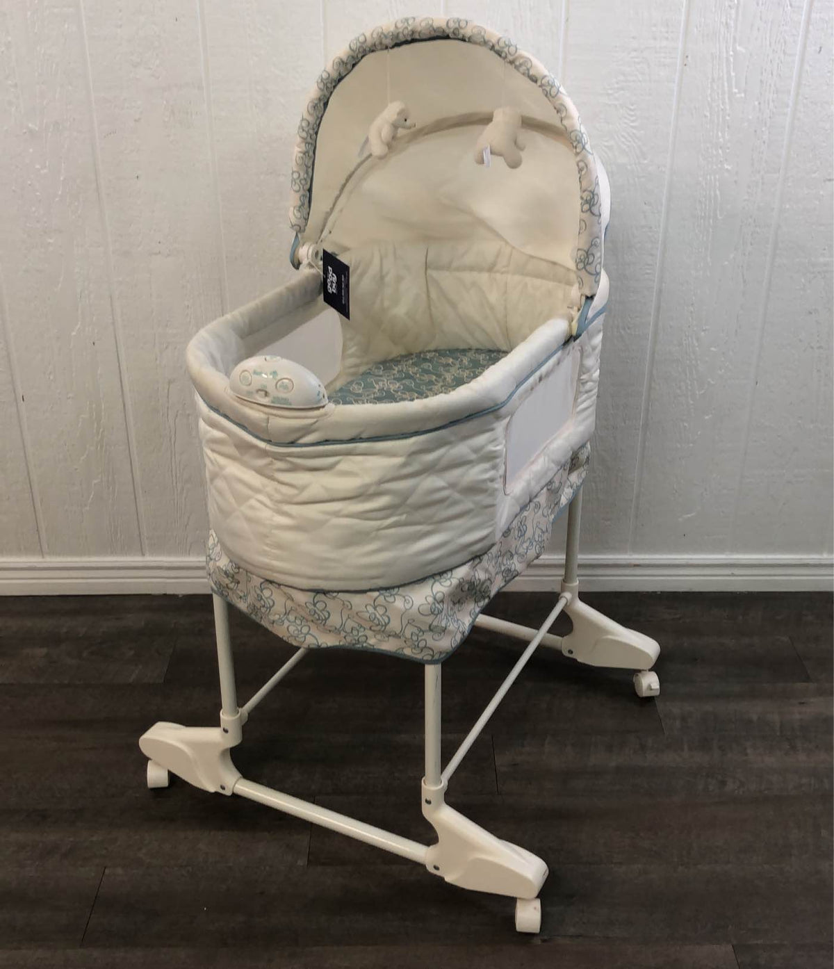 Safety 1st Nod-A-Way Bassinet